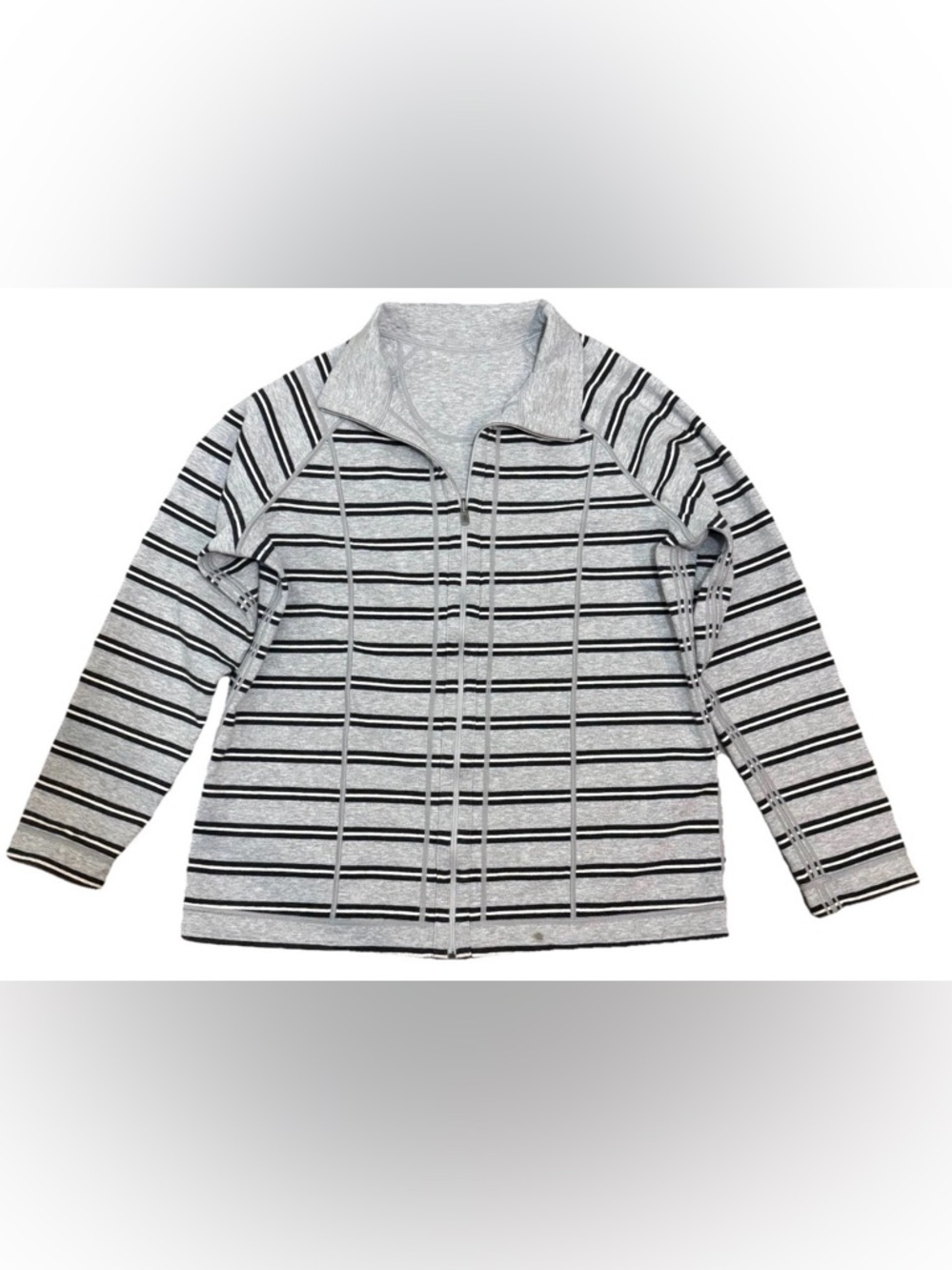 Tommy Bahama Women's Gray Striped Full Zip Jacket Sweatshirt Medium Preowned